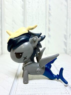 Tokidoki Figurine Sawtooth Mermicorno Starfall Series Sonic Wacky Pack Meal Toy